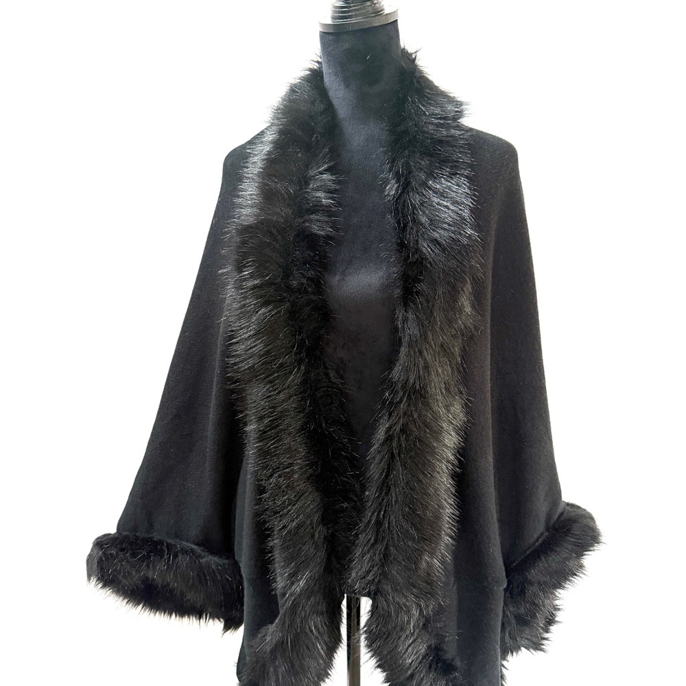 Sioni Black Knit Cape with Faux Fur Trim